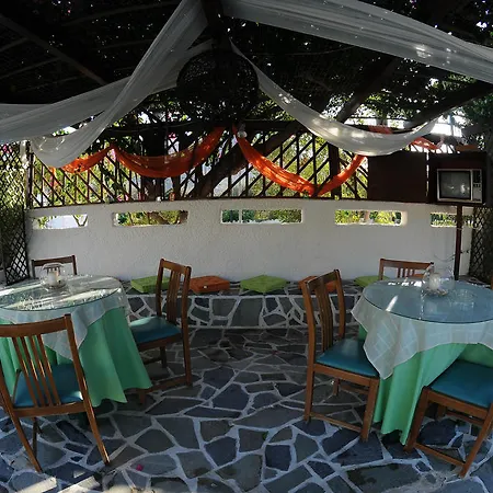 Aparthotel Efstathia Xirokambos (Leros)